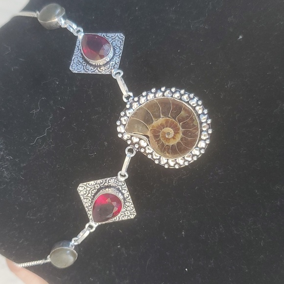 Ammonite Fossil, Labradorite and Faceted Garnet 925 Silver Necklace. - Picture 7 of 10
